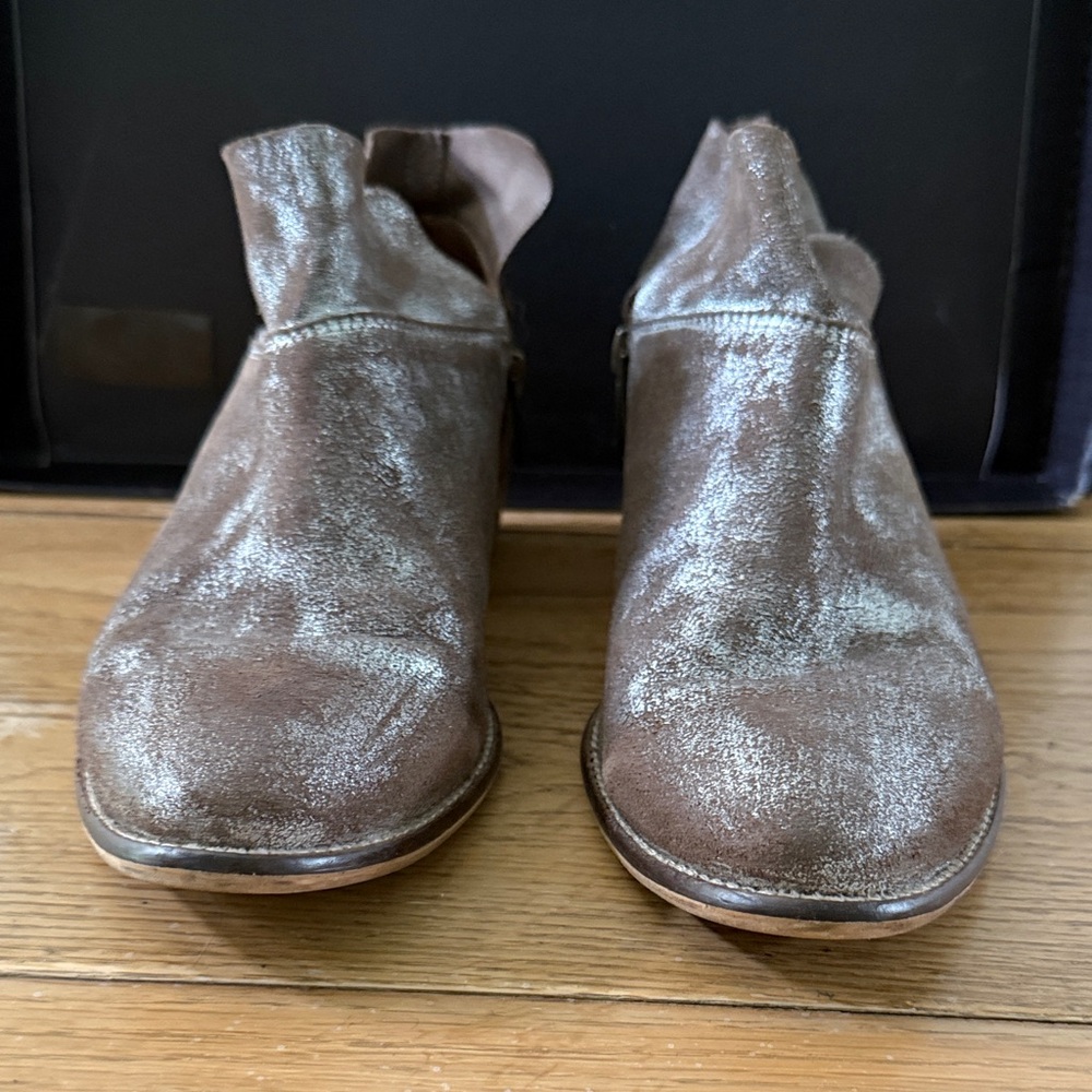 Seychelles Taupe Metallic  Suede Ankle Boots 8